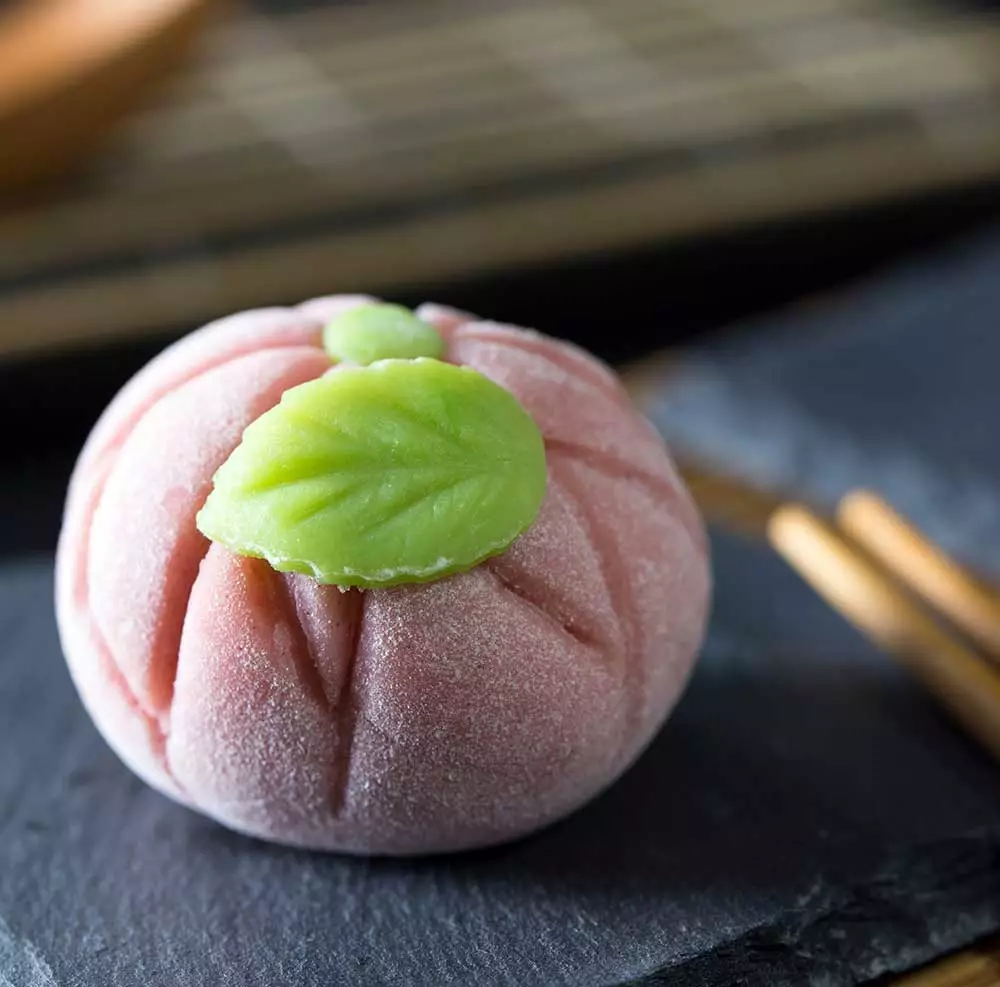 On which of our Christmas tours can you enjoy a Wagashi sweet making class?